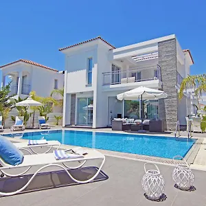 https://villa-adonia.protaras-cy-hotels.com